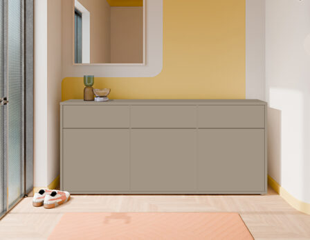 Alice Springs kummut taupe 184 cm interjöör