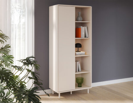 Playly vitriinkapp (84 cm) interjöör